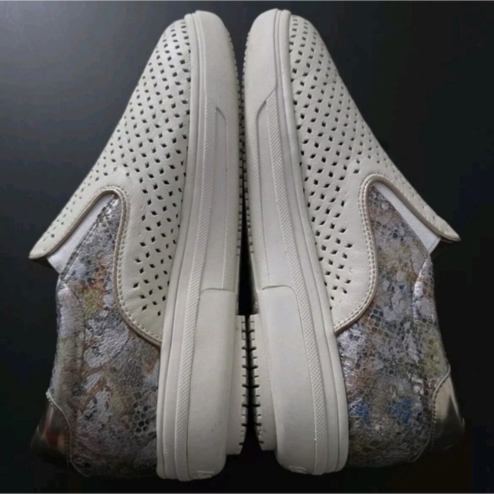 Gravity‎ Defyer Clara Womens Size 8 M Flats White Leather Perforated Comfort - Picture 6 of 11